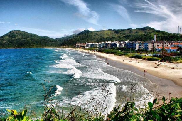 Praia Brava está entre Itajaí e Balneário Camboriú. Foto: Divulgação