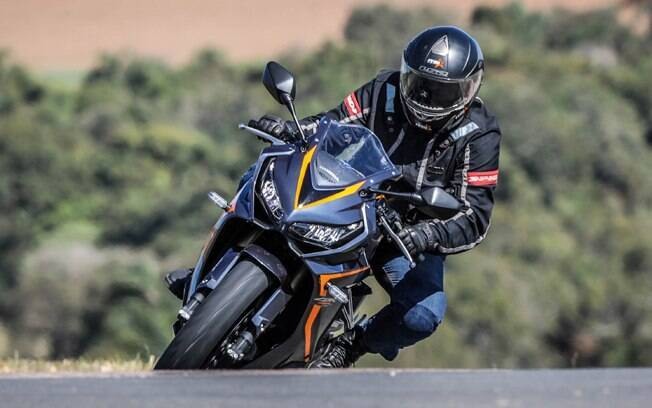 A esportiva Honda CBR 650R em ação no circuito Haras Tuiuti. Foto: Divulgação