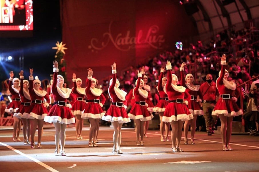 'O Grande Desfile de Natal', espetáculo do festival 'Natal Luz', em Gramado.