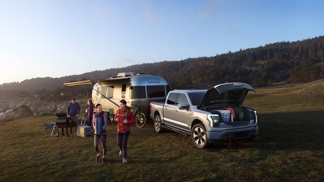 Ford F-150 Lightning 2022 possui dois motores elétricos, um em cada eixo, e tração nas quatro rodas . Foto: Divulgação