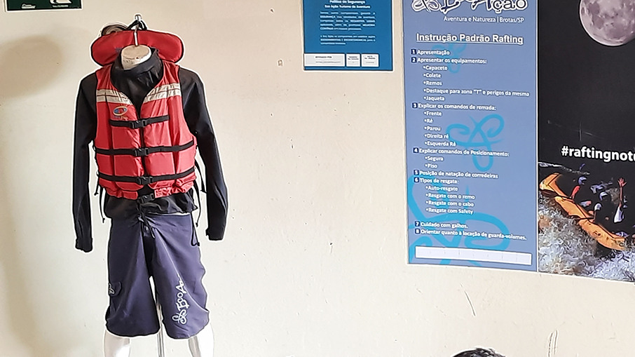 Equipamentos de segurança para praticar o rafting. Foto: Felipe Carvalho/iG