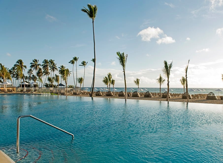 Piscina infinita do Nickelodeon Resort Punta Cana . Foto: Nickelodeon Resort Punta Cana/ Divulgação