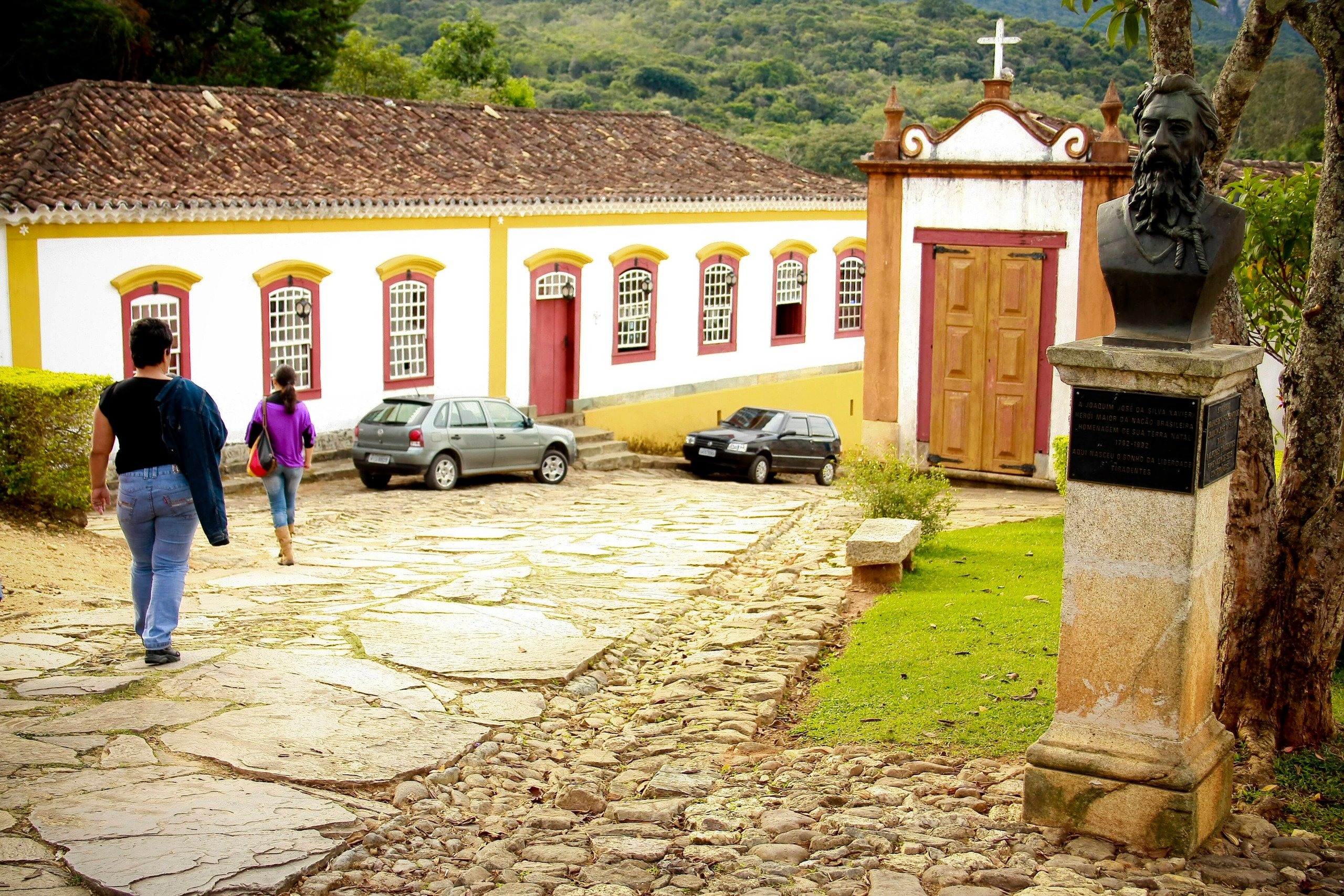 Busto de Tiradentes em sua cidade natal. Foto: Felipe Carneiro