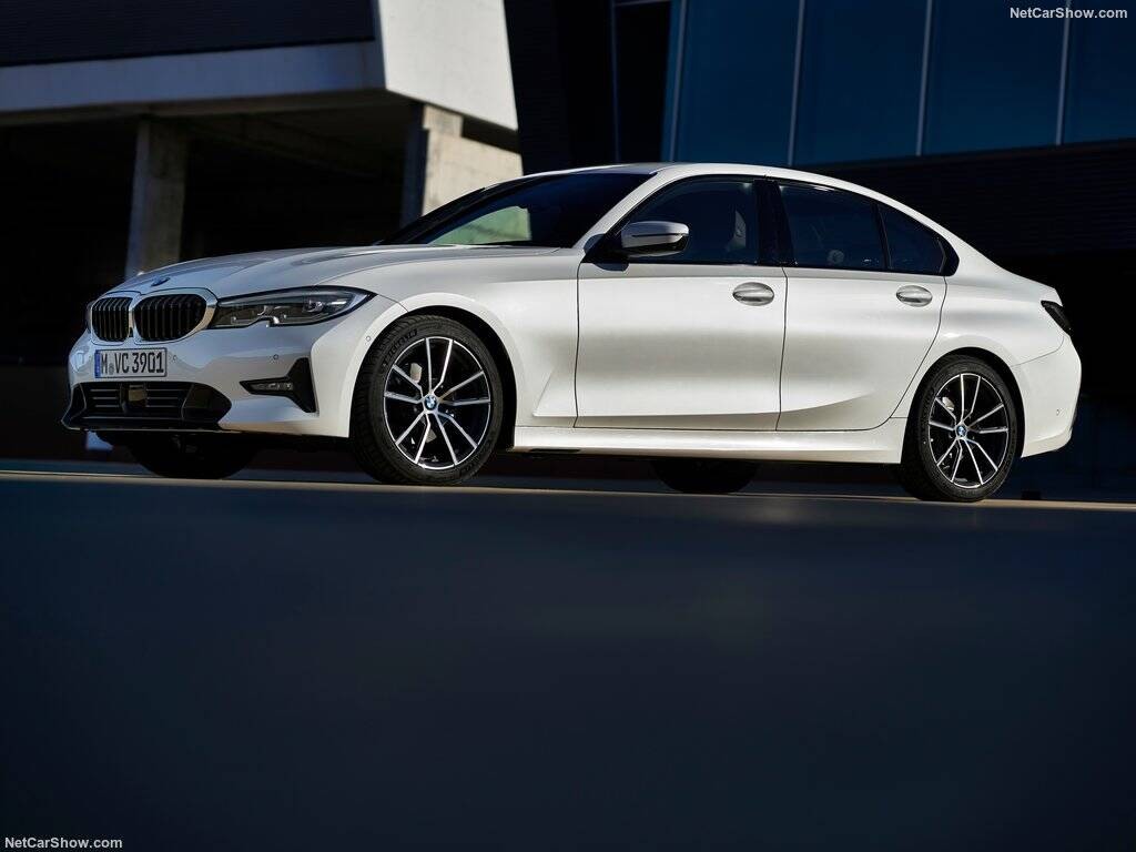 BMW 320i Sport 2022. Foto: Divulgação