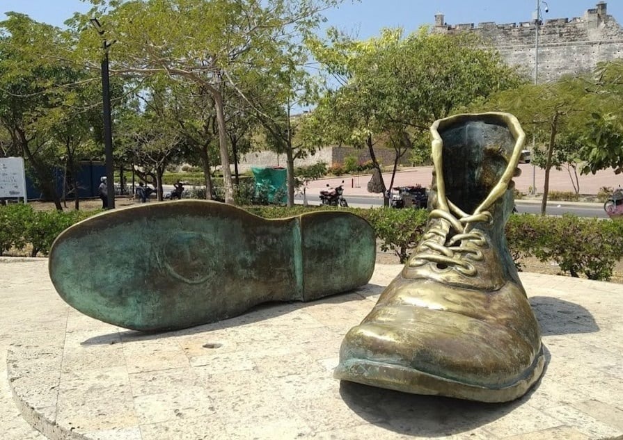 A obra 'Sapatos Velhos' é inspirada no poema 'À minha cidade natal' do colombiano Luis Carlos López. Foto: Reprodução/Instagram 05.07.2023