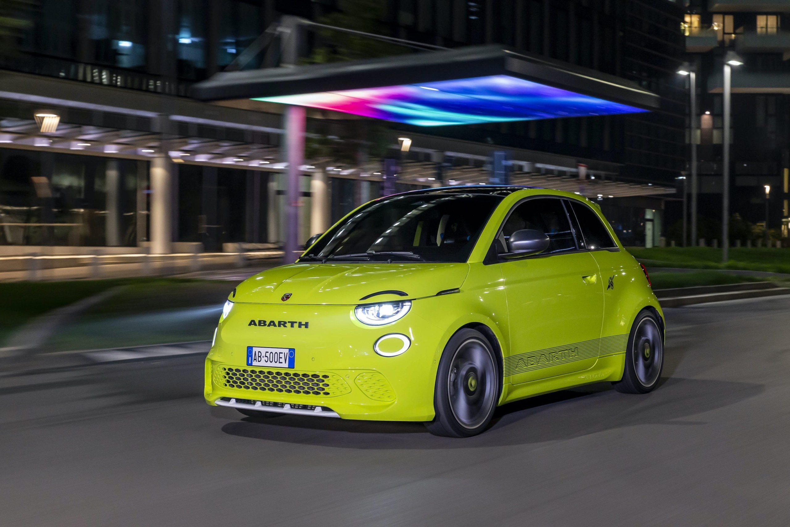 Abarth 500e. Foto: Divulgação/Stellantis