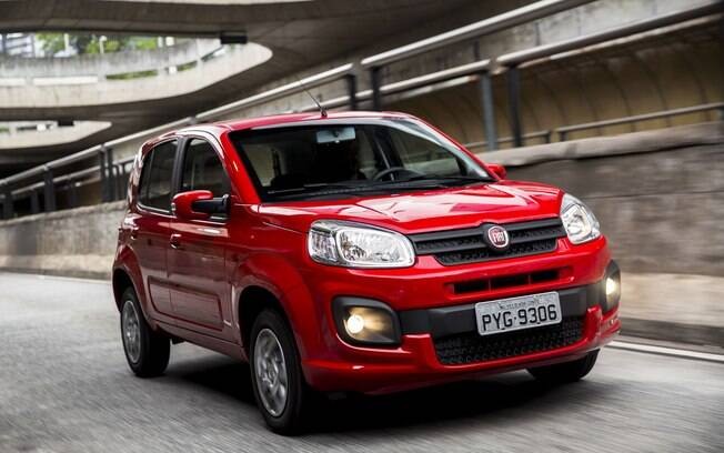 Fiat Uno vermelho