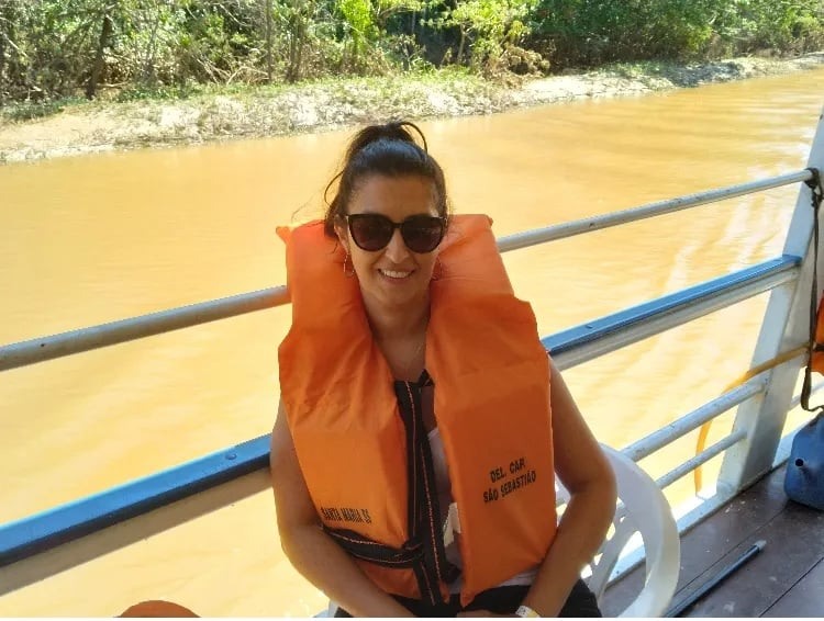 Passeio de barco pelo rio