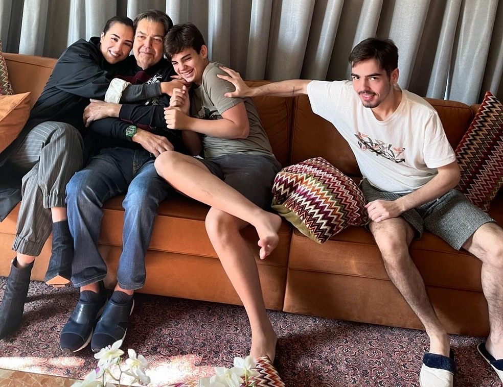 Luciana Cardoso, Faustão e filhos — Foto: Reprodução/Instagram