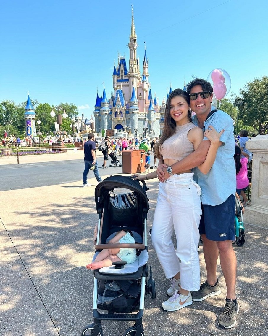 Bruno De Luca e a família em Orlando, nos EUA. Foto: Reprodução/Instagram 26.06.2023