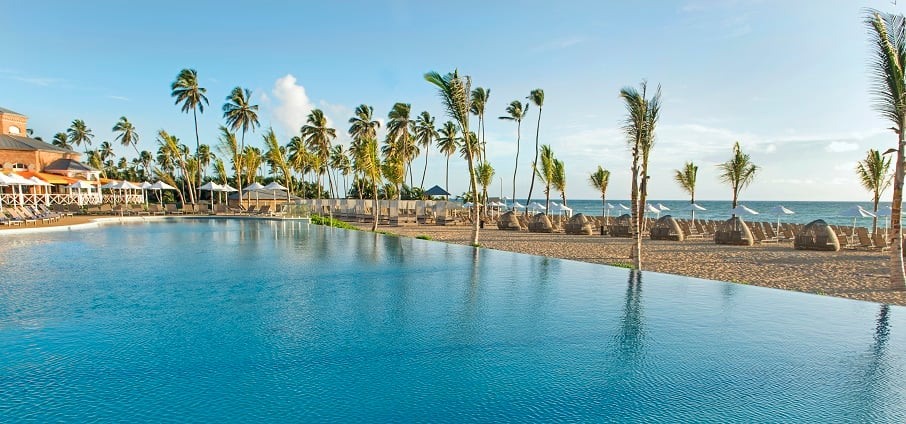 Piscina infinita do Nickelodeon Resort Punta Cana . Foto: Nickelodeon Resort Punta Cana/ Divulgação