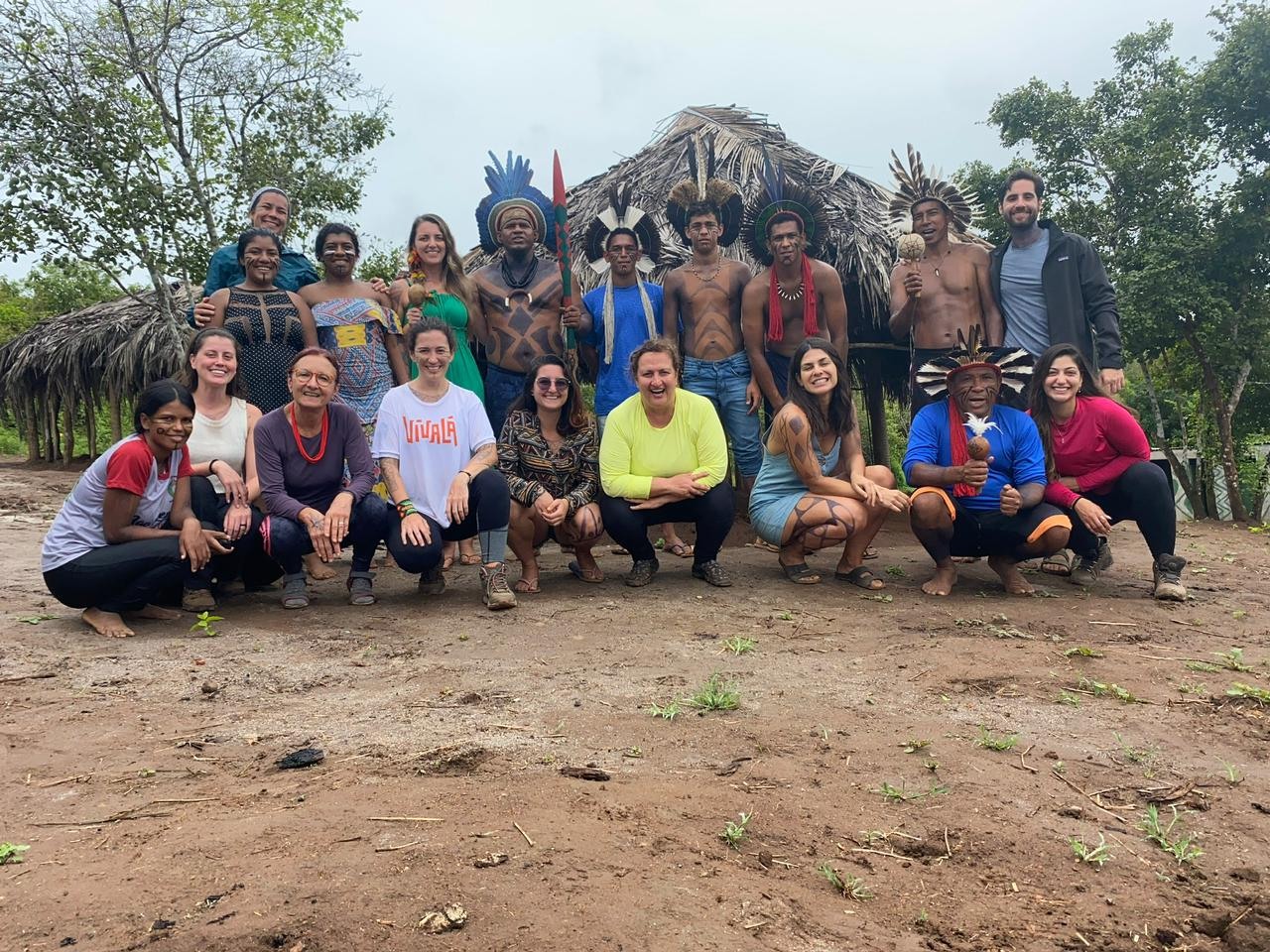 Hilda Guiaro experienciando o etnoturismo na aldeia indígena Shanenawa