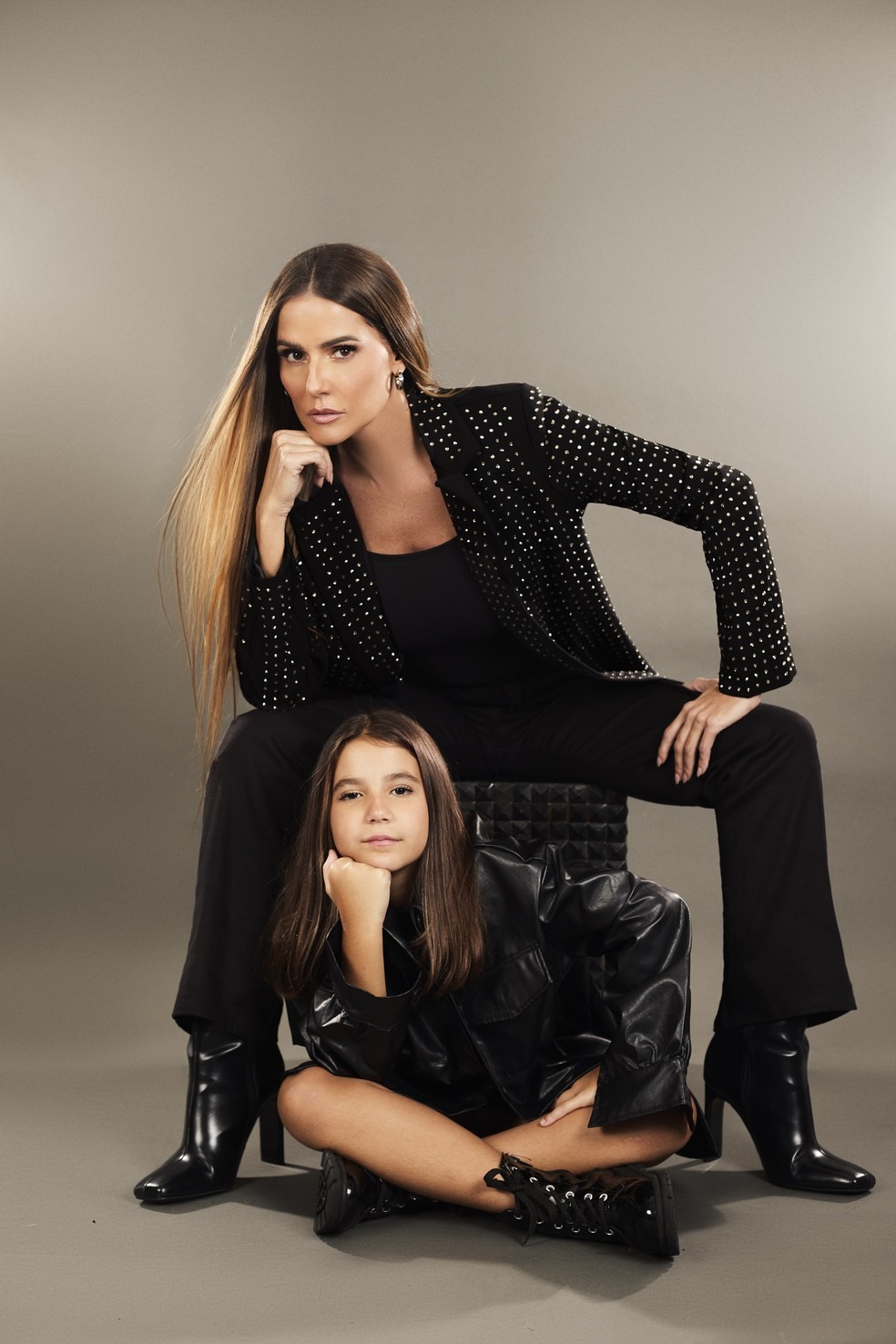 Deborah Secco com a filha, Maria Flor, na campanha de Dias das Mães — Foto: Divulgação/Lucas Mennezes