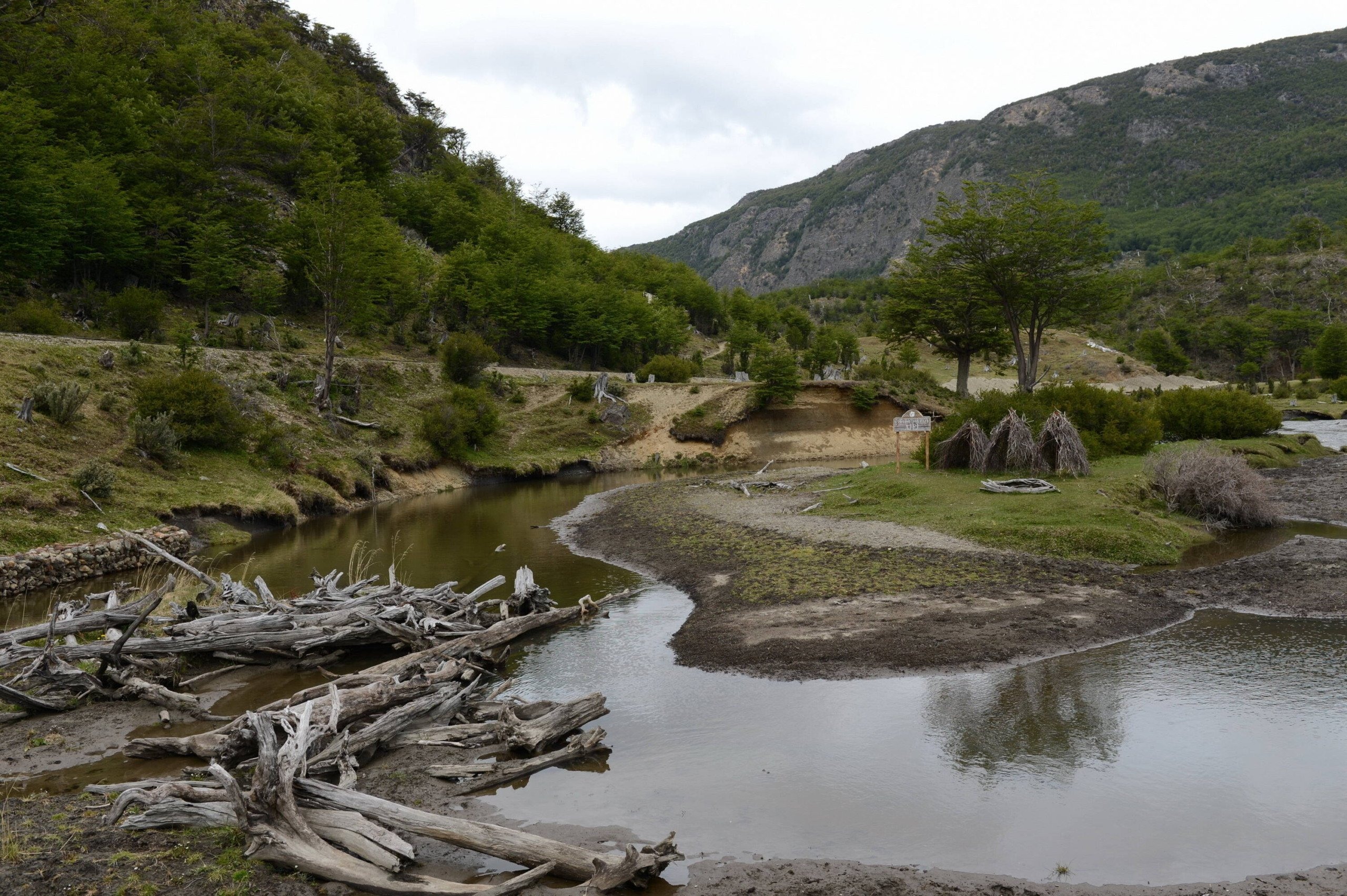 O Rio Pipo corta a região, e pode ser observado de perto a bordo do Trem do Fim do Muno