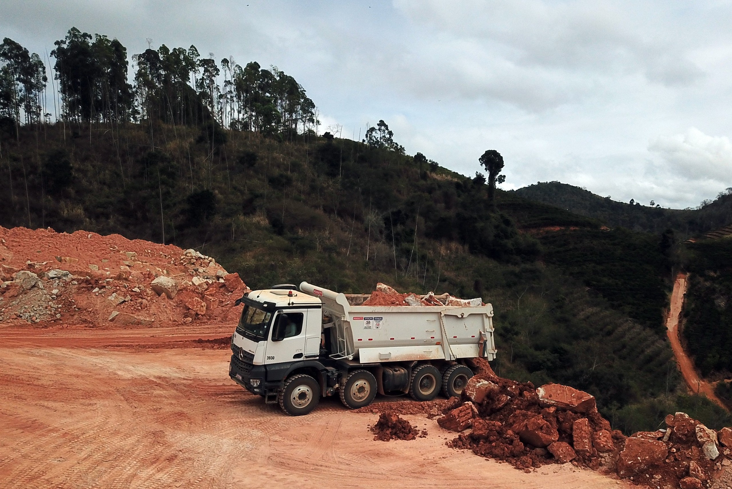 Mercedes-Benz Arocs 8x4. Foto: Divulgação