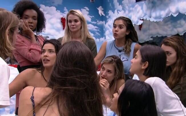 Daniel conversando com as meninas do 