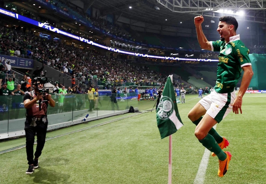 Flaco López comemora seu gol contra a equipe do Atlético Goianiense | Foto: Cesar Greco |