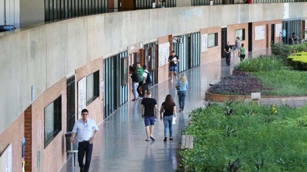 Caio Barbieri Professores encerram greve e UnB retoma aulas na próxima semana