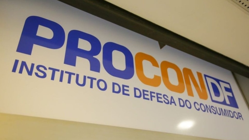 Agência Brasília Lei proíbe que lojistas cobrem dados pessoais de consumidores no DF