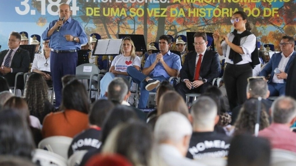 Agência Brasília Em maior nomeação da história, Educação ganha o reforço de 3,4 mil servidores