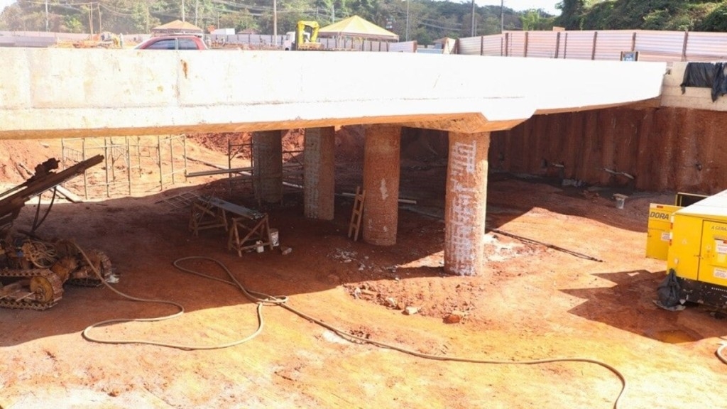 Agência Brasília Obra do complexo viário do Jardim Botânico chega à fase de contenção