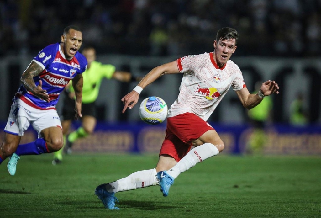 Fortaleza vence Red Bull Bragantino e assume a liderança do Brasileirão