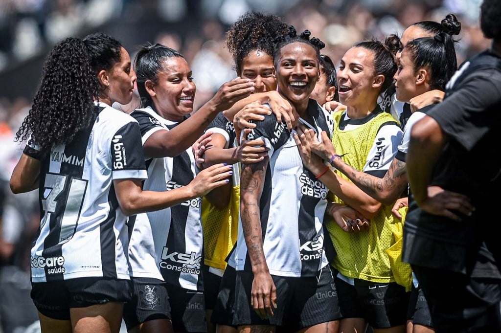 Corinthians conquista hexacampeonato do Brasileirão Feminino em final histórica 