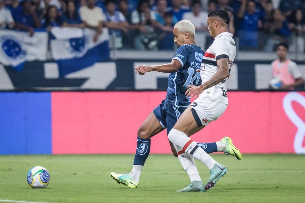 Cruzeiro perde para São Paulo e cai para sétima posição no Brasileirão