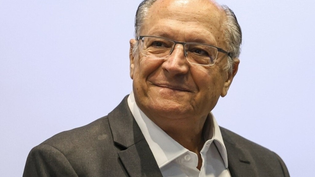 ESTADÃO CONTEÚDO Alckmin diz que reforma tributária vai impulsionar o setor industrial nacional