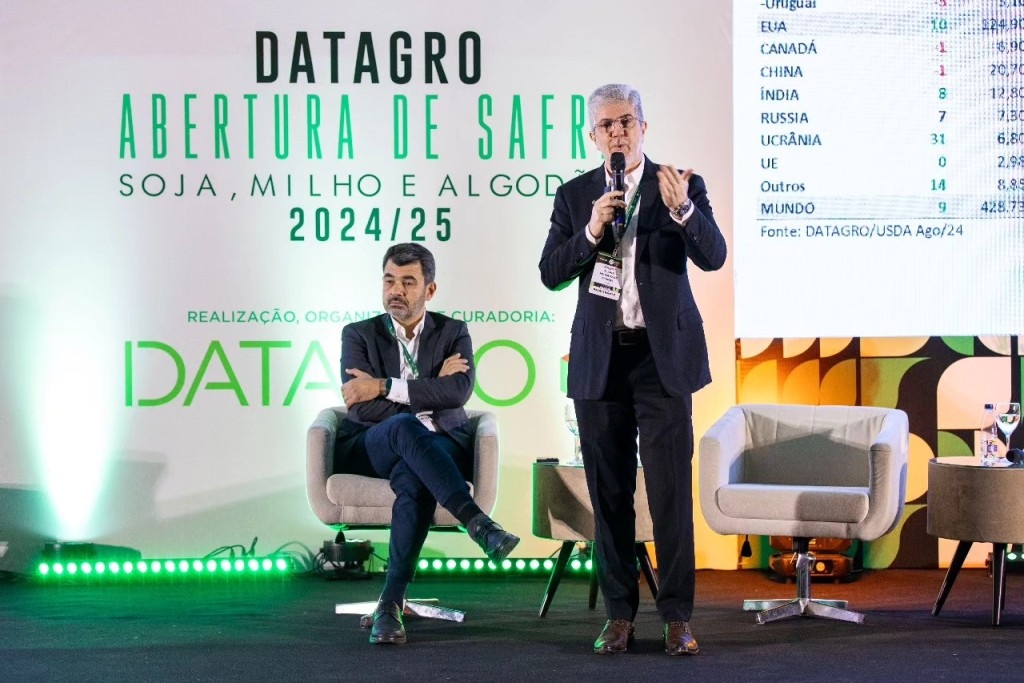 Datagro encerra evento anunciando safra recorde de soja em 24/25