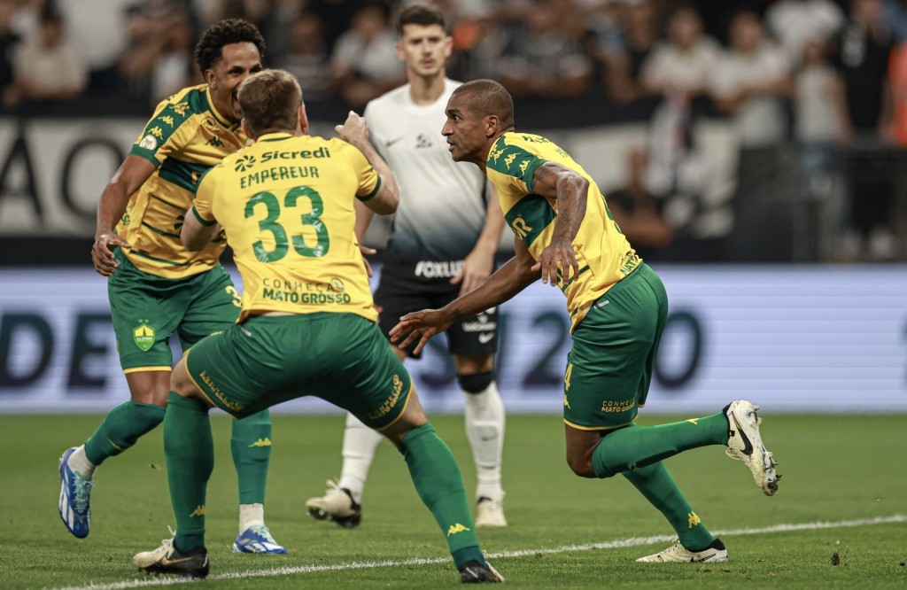 Corinthians empata com Cuiabá em confronto emocionante na Neo Química Arena