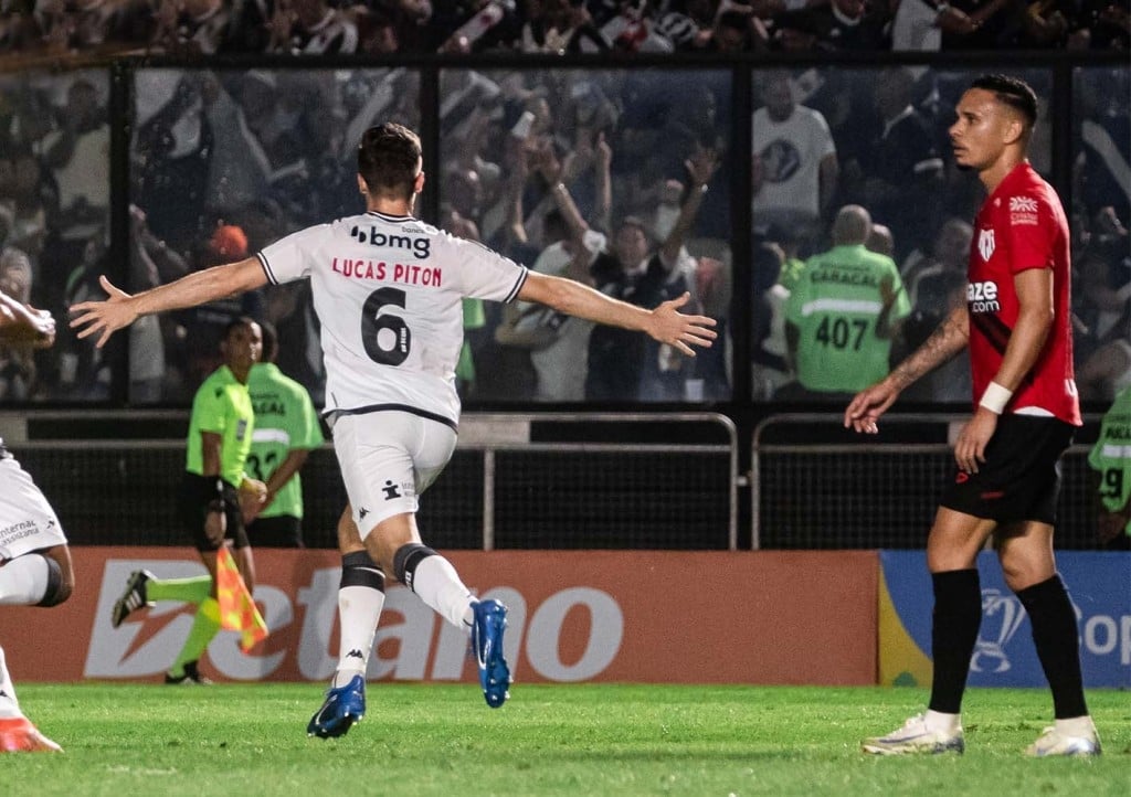 Vasco vence e retorna às quartas de final da Copa do Brasil após oito anos