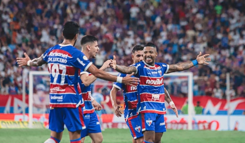 Fortaleza goleia Bahia por 4 a 1 e assume vice-liderança do Brasileirão