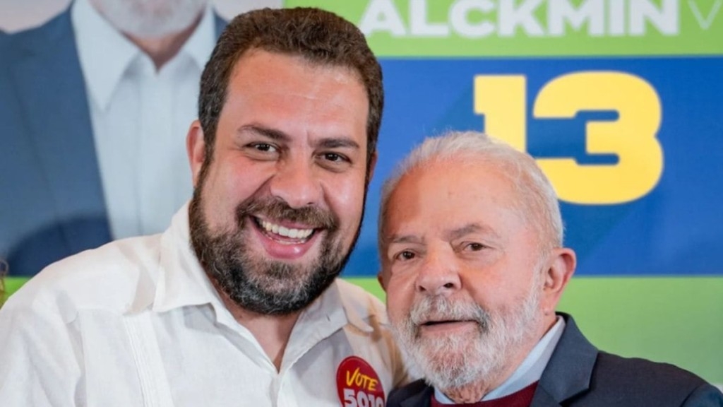 Reprodução/Instagram/@guilhermeboulos.oficialGuilherme Boulos e o presidente Lula tiveram suas multas