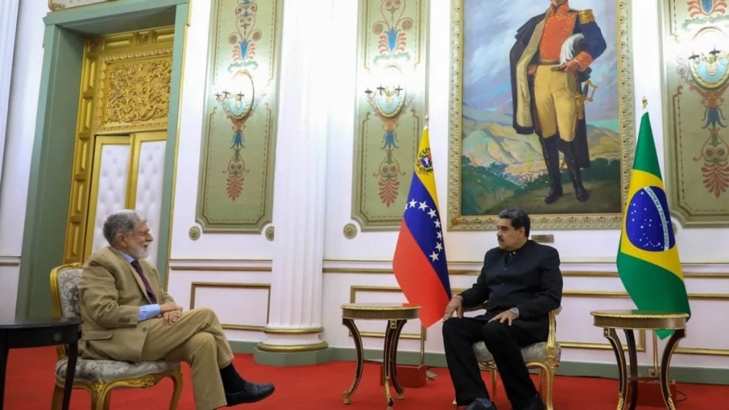 Reprodução/Twitter Nicolás Maduro em reuniao com Celso Amorim