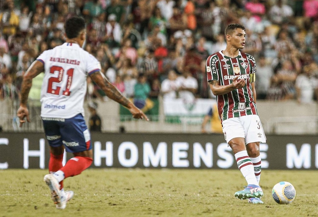 Fluminense vence o Bahia e engata quarta vitória consecutiva no Brasileirão