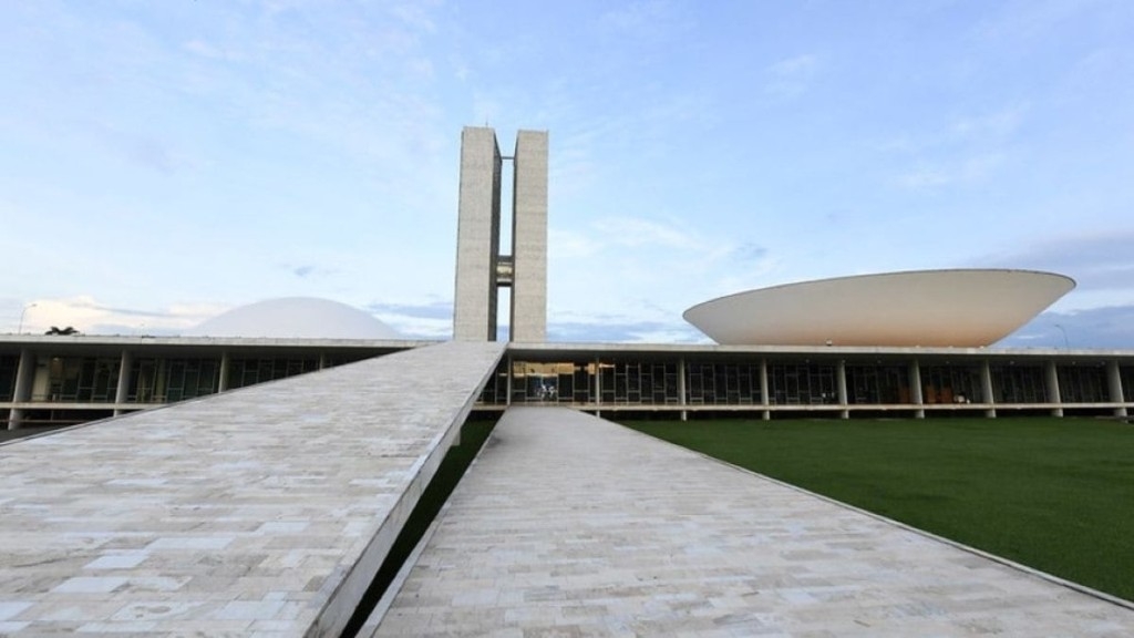 Henrique Neri Governo fecha acordo com Senado e produzirá um novo decreto para armas