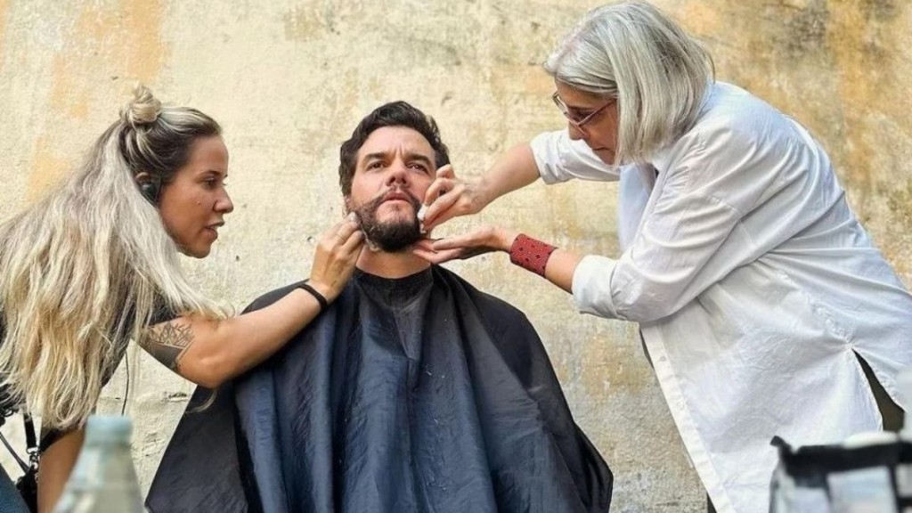 Redação GPS Wagner Moura aparece em set de filme sobre ditadura civil-militar brasileira