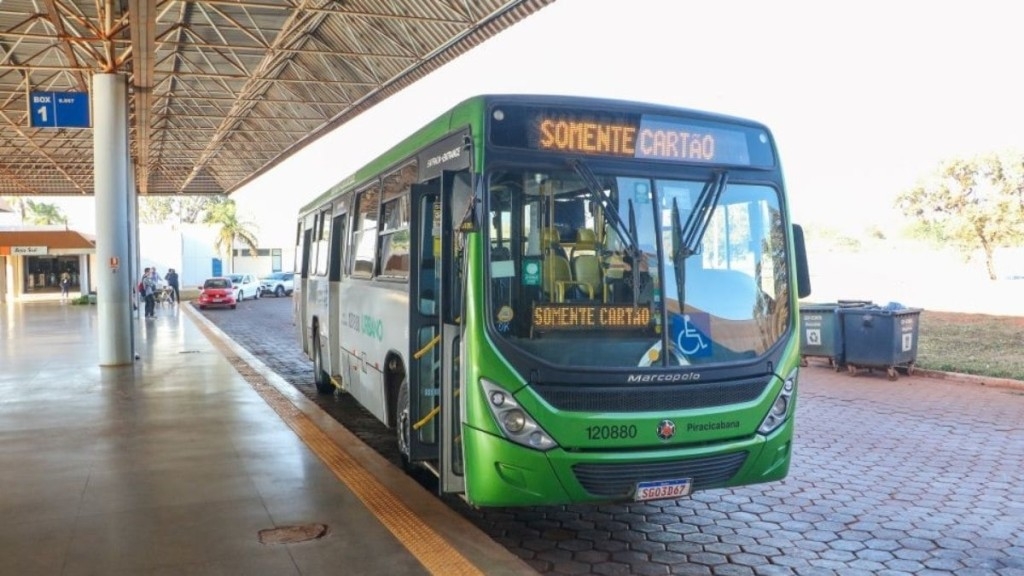 Agência Brasília Já está valendo! Ônibus deixam de receber pagamento em dinheiro