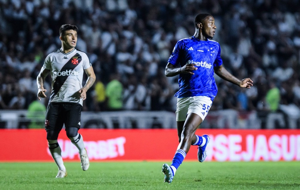 Vasco e Cruzeiro empatam sem gols em jogo morno em São Januário