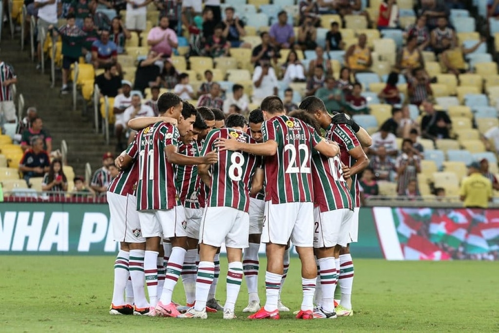 Fluminense perde mais uma e amarga a lanterna do Brasileirão