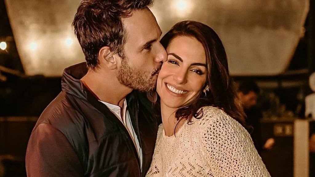 Mel Fronckowiak interage com seguidores sobre parto da segunda filha: ‘Uma loucura’