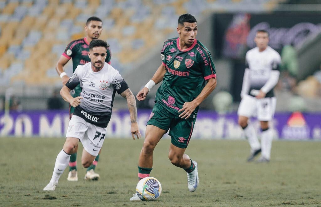  Corinthians empata com Fluminense e temporariamente foge da zona de rebaixamento