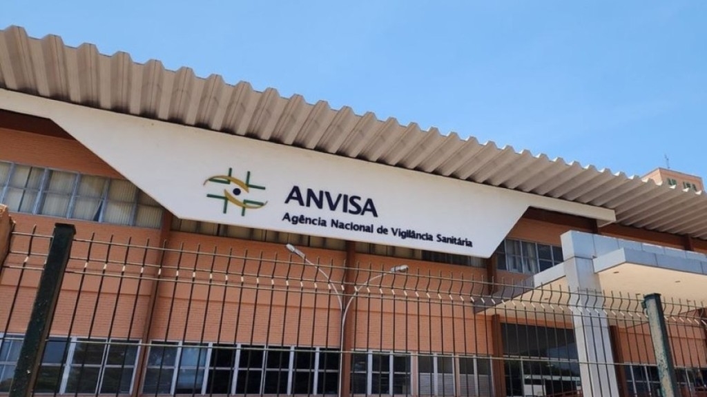 Agência Brasil Anvisa proíbe venda de lotes de balas da Dori por risco de Salmonella