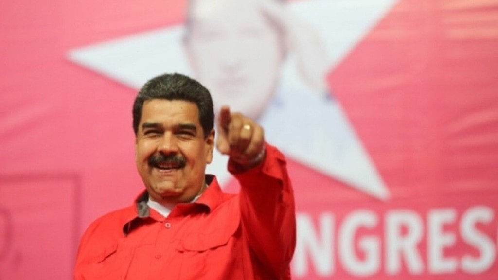 Redação GPSMaduro adianta Natal para outubro na