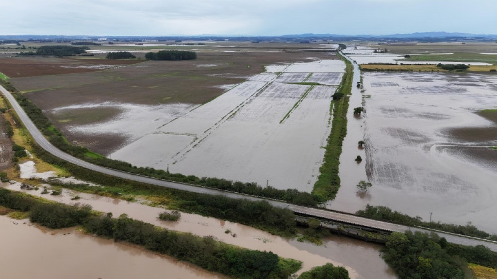 Enchentes: R$ 5 bilhões foi o prejuízo do agronegócio gaúcho, diz CNM