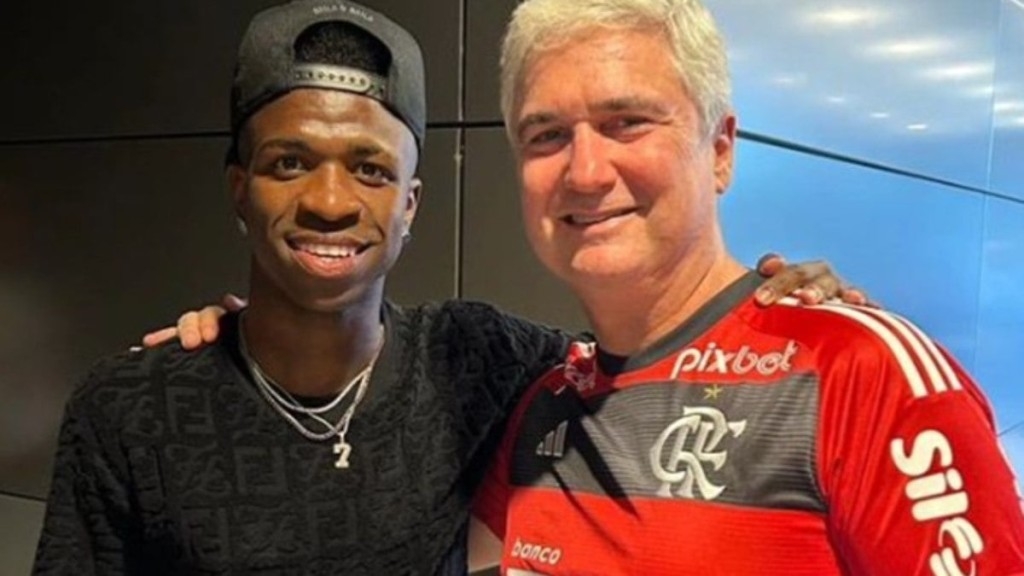 Reprodução/Instagram Vinicius Júnior ao lado de Orlando Leite Ribeiro