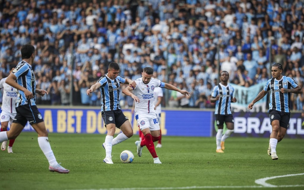  Bahia vence o Grêmio e entra no G6 do Brasileirão