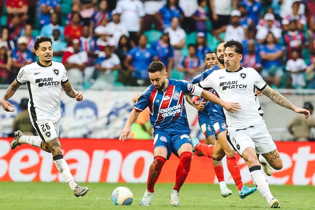 Botafogo empata com Bahia e perde a liderança do Brasileirão