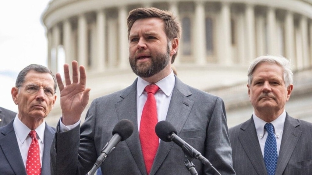 ESTADÃO CONTEÚDO Trump escolhe J. D. Vance como seu candidato à vice-presidência dos EUA